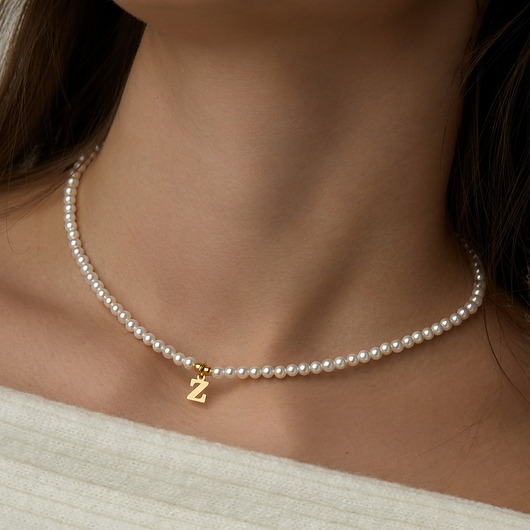 chokery Naszyjnik z pereł 4mm literka- srebro 925 pozłacane LITERKA DO WYBORU