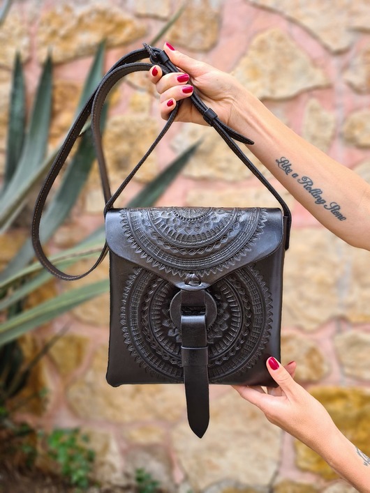 torby na ramię Torebka góralska skórzana ręcznie robiona Carola Negro czarna na ramię