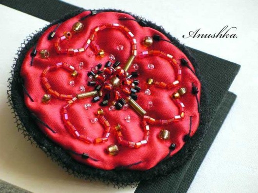 Embroidered brooch_Red ANUSHKA