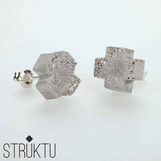 STRUKTU Na krzyż - kolczyki na sztyft  STRUKTU