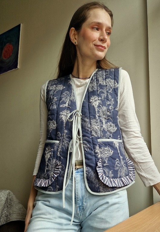 kamizelki damskie Kamizelka pikowana upcyklingowa damska z wiązaniem