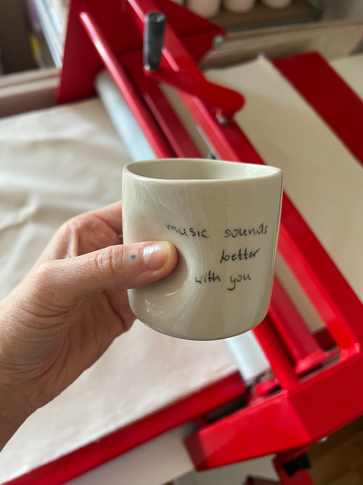 kubki Kubek ceramiczny Music sounds better with you