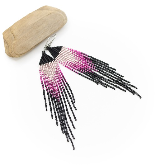 kolczyki - inne Czarno-fuksjowe, delikatne kolczyki piórka
