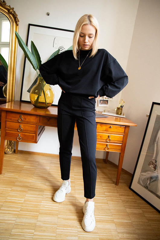 bluza bez kaptura damska BLUZA CASUAL black