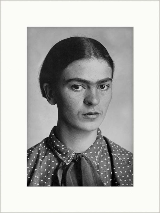 grafiki i ilustracje Frida portret- passe-partout