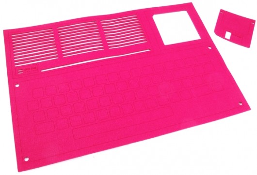 Data Storage 0.2- komputer fuksja Pink Pug Design