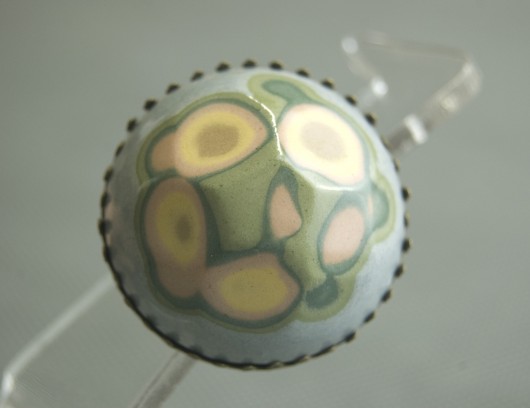 Pierścionek z oryginalnym ceramicznym oczkiem. imkadesign