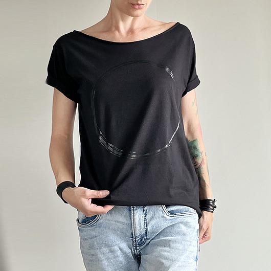 t-shirt damskie Czarne koło na czarnym Oversize