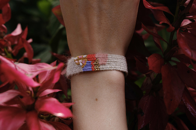 bransoletki na sznurku Bransoletka handmade tkana ręcznie na krośnie z koralikami