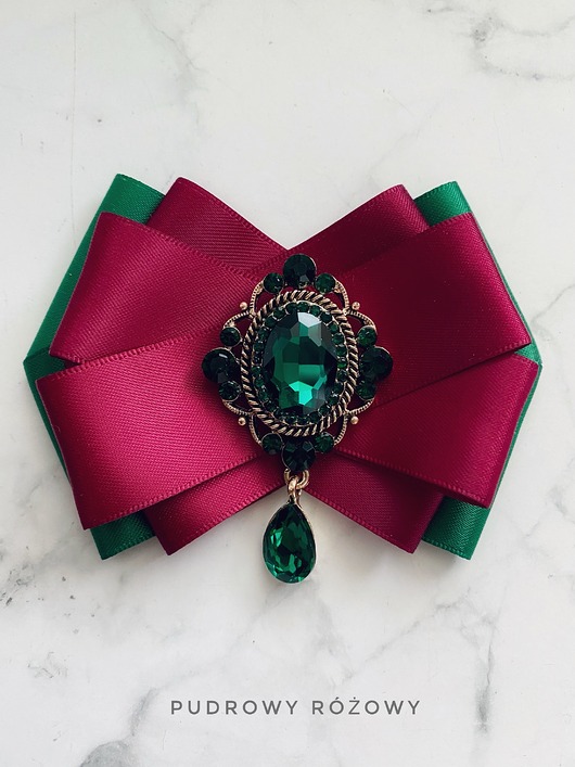 broszki Brosza  z niesamowitym szmaragdowym zielonym kryształem  NEW