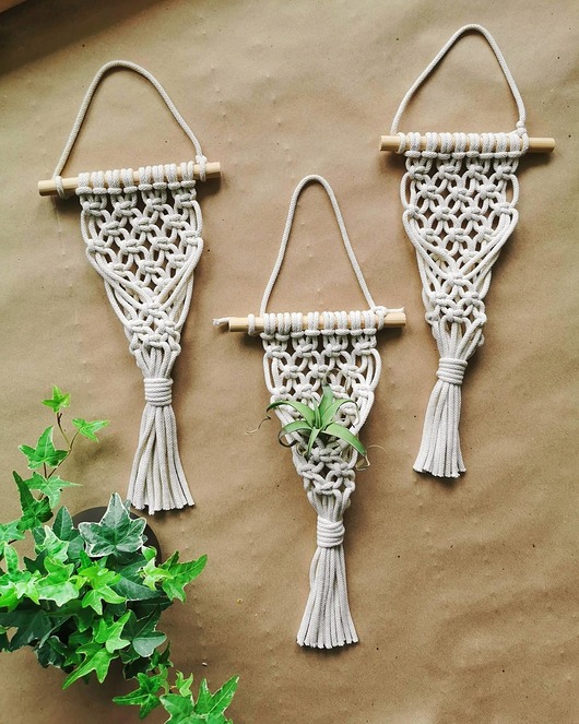 Kwietnik wiszący na ścianę. Makrama  Zestaw Hygge Macrame