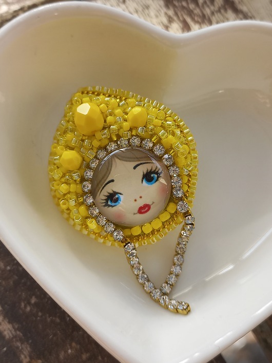 broszki Broszka Matrioszka żółta