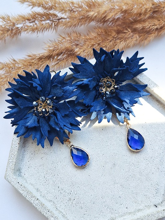 kolczyki pozłacane Wiszące kolczyki pozłacane chabry bławatek niebieskie kwiaty