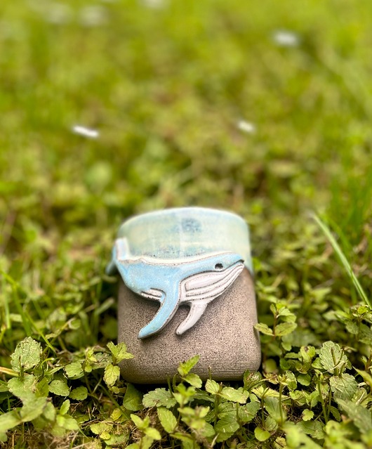 kubki Czarka  ceramiczna z wielorybem
