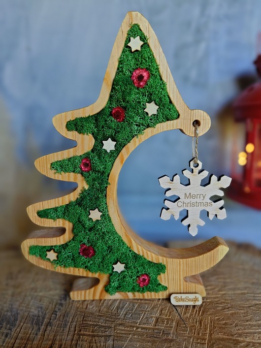 dekoracje świąteczne Świąteczna dekoracja, Drewniana choinka z mchem i suszonymi kwiatami