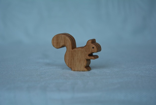 klocki i zabawki drewniane Drewniana wiewiórka