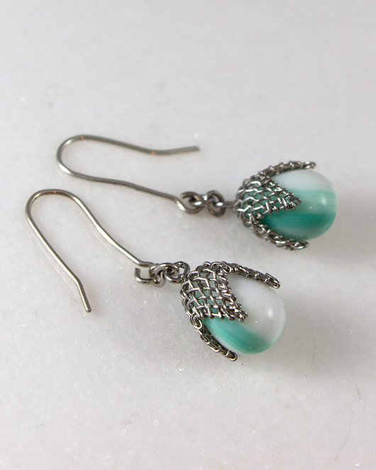 kolczyki wire wrapping Miętowe prążki w siateczce - kolczyki (lub klipsy)