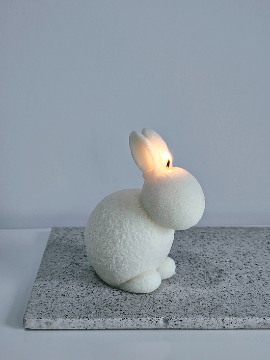 ozdoby wielkanocne Świeca sojowa dekoracyjna Zając puszysty