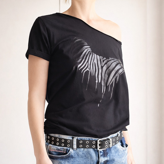 t-shirt damskie Czarna zebra na czarnej koszulce Oversize