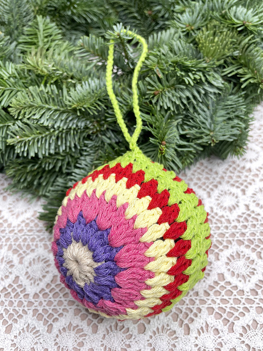 bombki Szydełkowa kolorowa bombka