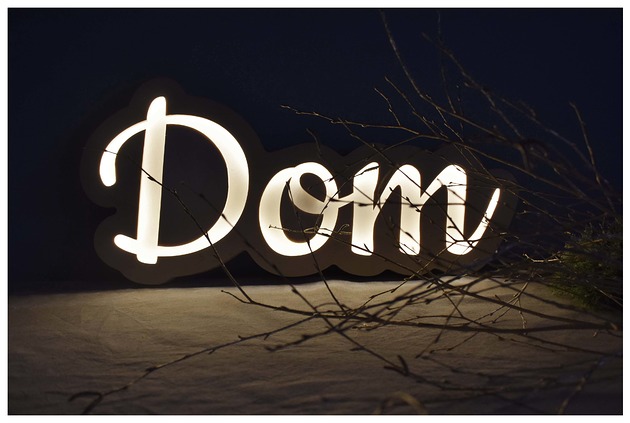 Lampka nocna napis DOM UNKY