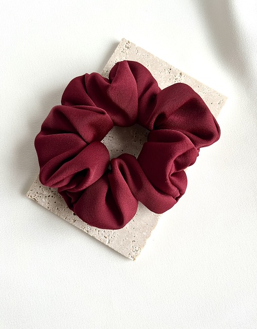 gumki do włosów Bordowa scrunchie do włosów Brie