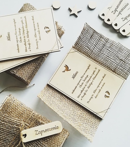 kartki, zaproszenia na chrzest Drewniane zaproszenie chrzest