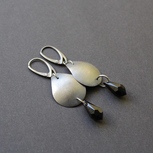 kolczyki z kamieniami Kolczyki Swarovski czarne krople