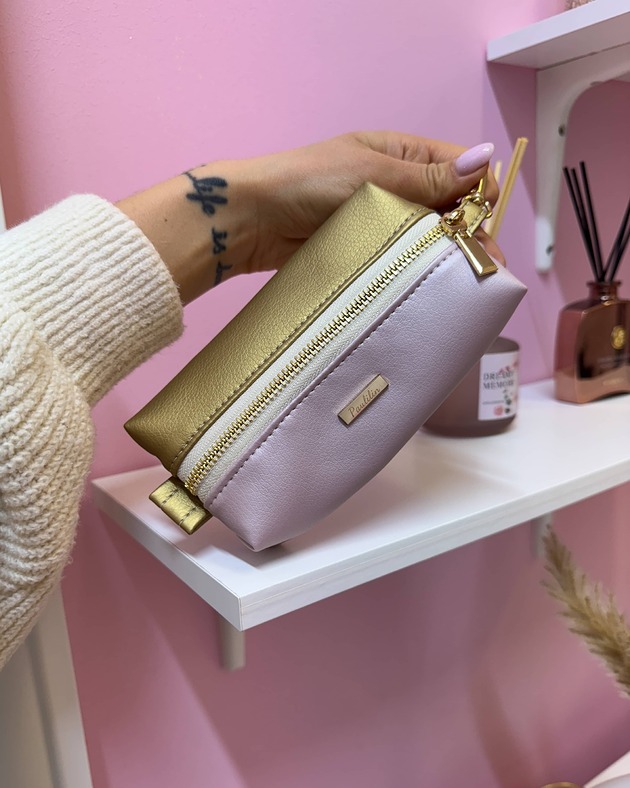 kosmetyczki Kosmetyczka damska saszetka dopinana perłowo różowa ze złotem