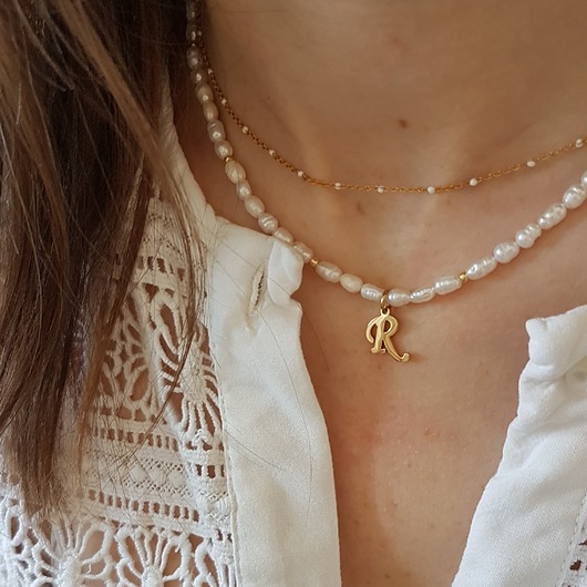 choker z pereł z literką I LEI handmade 