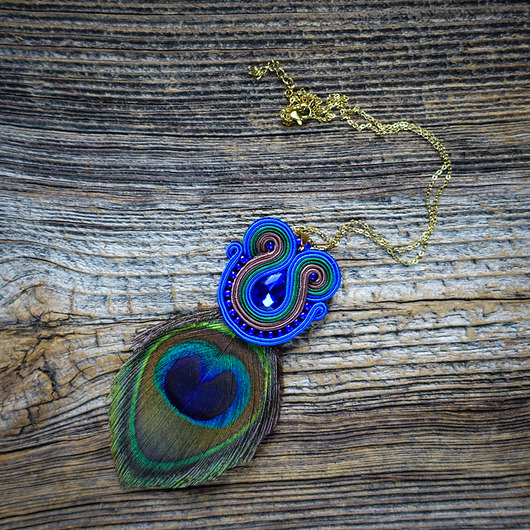 wisiory Peacock eye- wisior soutache z piórkiem