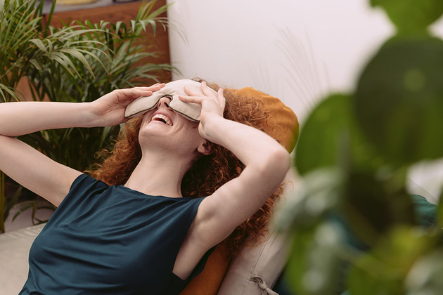 opaski na oczy Opaska na oczy obciążająca relaksująca WellB