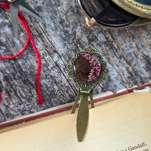 zakładki do książek Zakładka z płatkami wrzosu