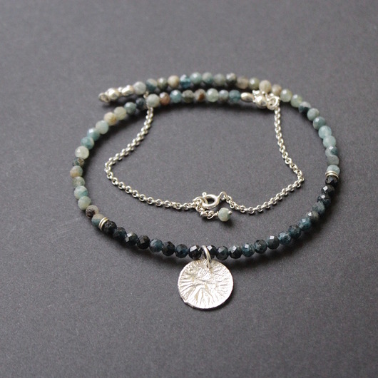 srebrne naszyjniki Naszyjnica z niebieskimi turmalinami