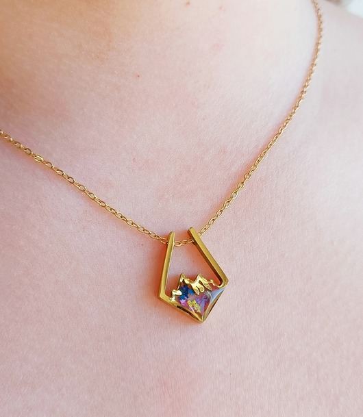 naszyjniki - inne Naszyjnik KWIATY W GÓRACH w żywicy, dla podróżniczki