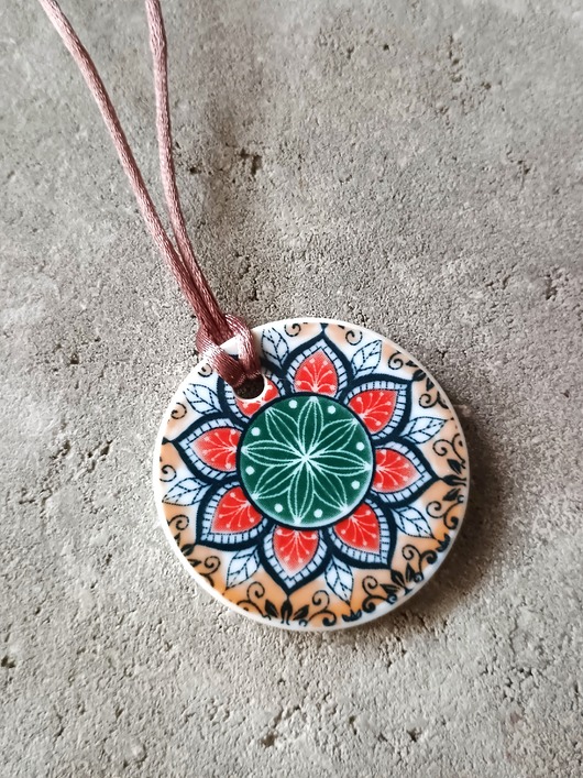 wisiory Naszyjnik w orientalne wzory