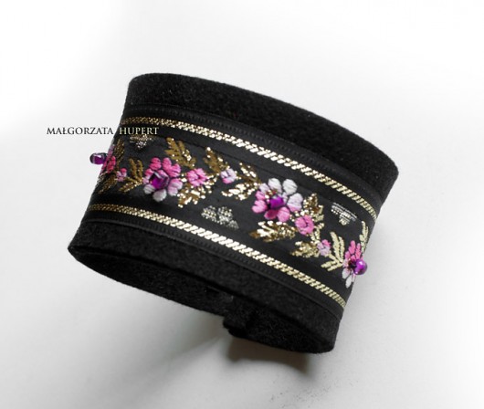 Gold & Fuchsia FlowerFelt Design
