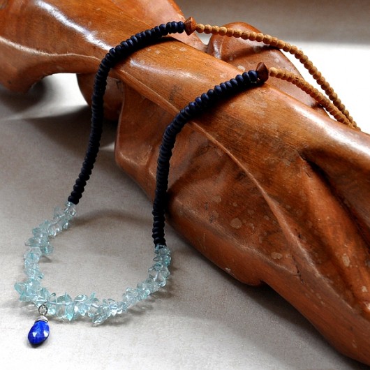 boho lapis w kwarcach na drewnie bawangarda