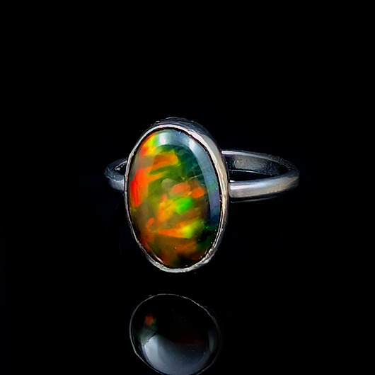 pierścionki srebrne Pierścionek opal z płonącą taflą