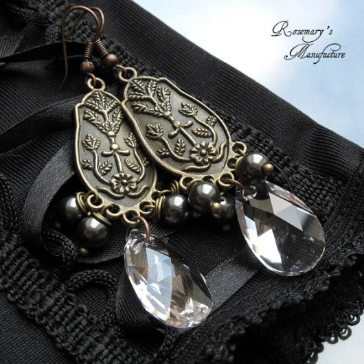 Crystal and black pearls by Matusevic