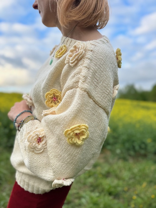 swetry damskie  Sweter w kwiaty