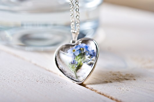 Naszyjnik z żywicy w kształcie serca So Jewelry