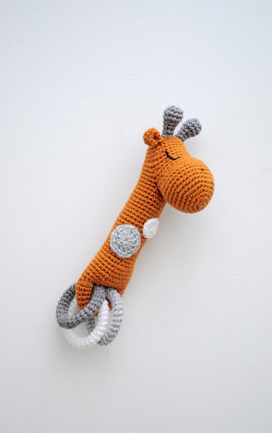 gryzaki i śliniaki dla dzieci Musztardowa żyrafka