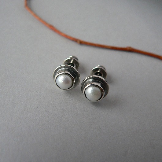 kolczyki srebrne Kolczyki srebrne -białe perełki-