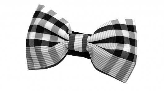 Mucha bowstyle czarno-biała kratka bowstyle