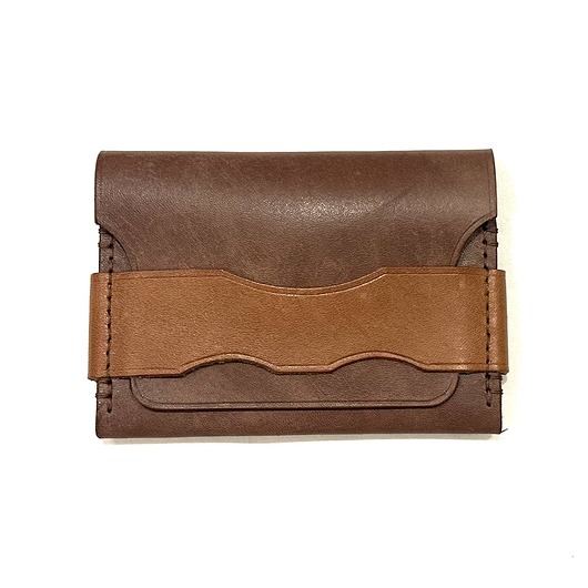 portfele damskie Brązowy portfel skórzany z klapką ręcznie uszyty na karty.