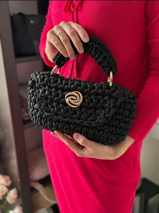 torebki do ręki Torebka Craftbags - czarna z rączką i złotymi elementami