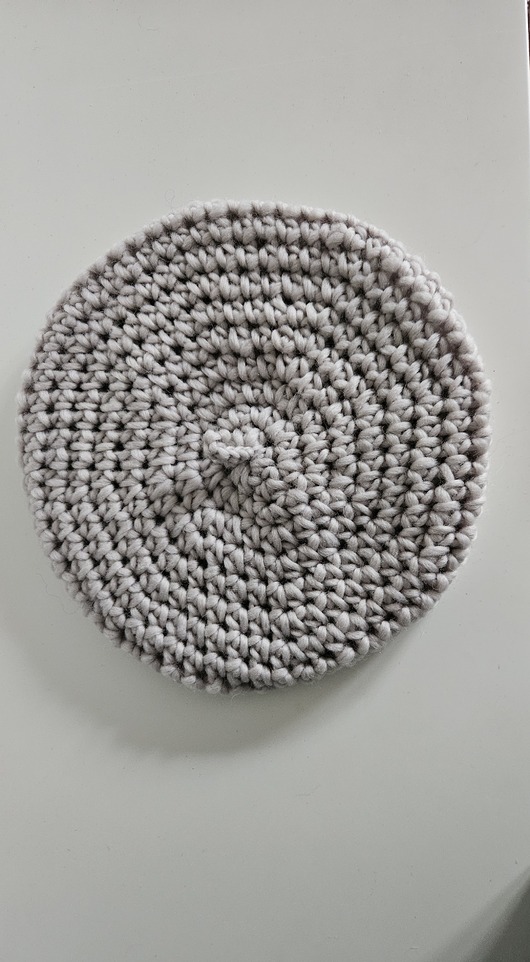 czapki damskie Wełniany beret w kolorze kredy