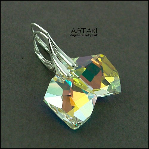 kryształ SWAROVSKI COSMIC - CRYSTAL AB Astari