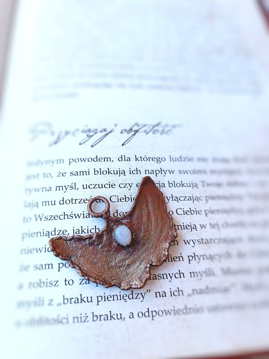 wisiory Ginko z kamieniem księżycowym liść wisior miedziany